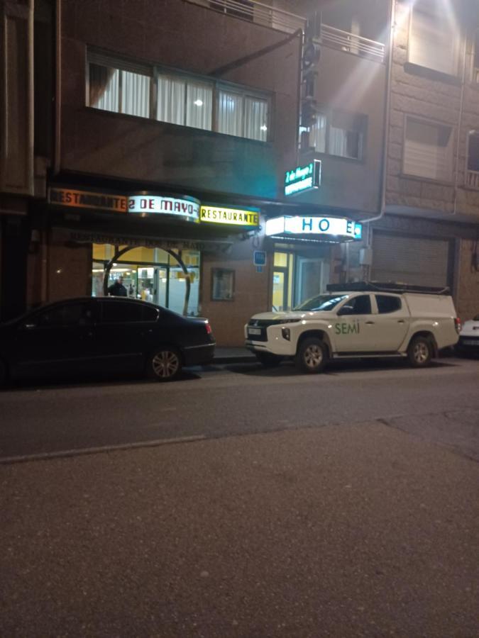 Hotel 2 De Mayo 2 Xinzo de Limia Dış mekan fotoğraf