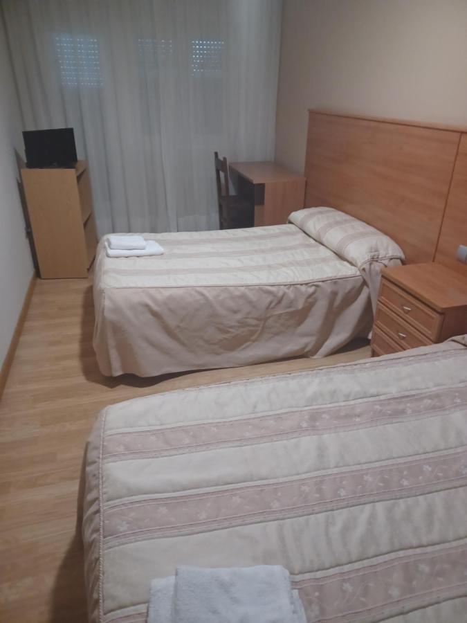 Hotel 2 De Mayo 2 Xinzo de Limia Dış mekan fotoğraf