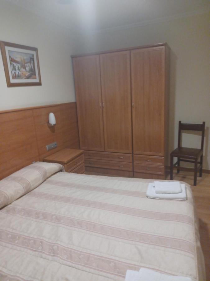 Hotel 2 De Mayo 2 Xinzo de Limia Dış mekan fotoğraf