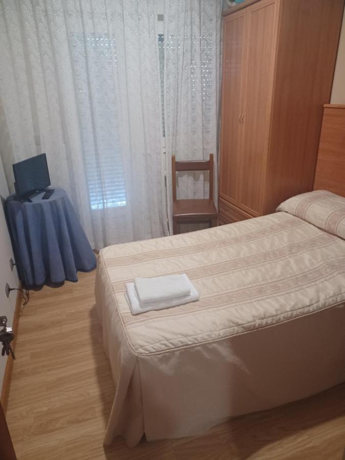 Hotel 2 De Mayo 2 Xinzo de Limia Dış mekan fotoğraf